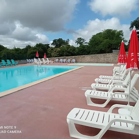 Mobil مكان تخييم *